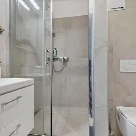 Modern Urban Trnavska Cesta Apartment