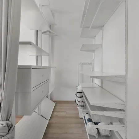 Modern Urban Trnavska Cesta Apartment *